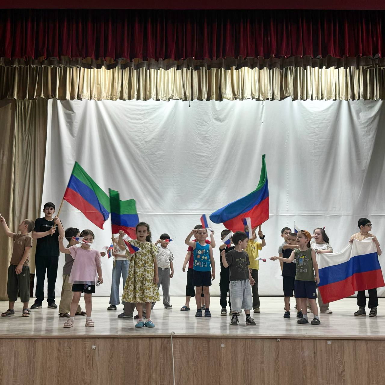 «Патриотическое воспитание: знакомим детей с Днём Конституции Дагестана»